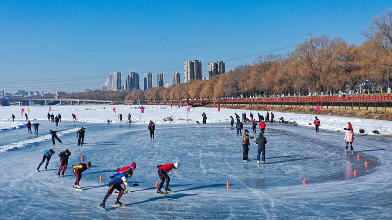 Shenyang_Embraces_Winter__Residents_Dive_into_Cold_Season_Sports - My Global News: Voices of a New Era Shenyang_Embraces_Winter__Residents_Dive_into_Cold_Season_Sports