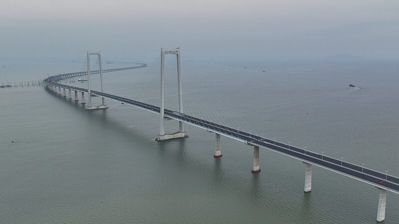 Shenzhen-Zhongshan Link Completed, Slashes Travel Time by 75% Shenzhen_Zhongshan_Link_Completed__Slashes_Travel_Time_by_75_ video poster