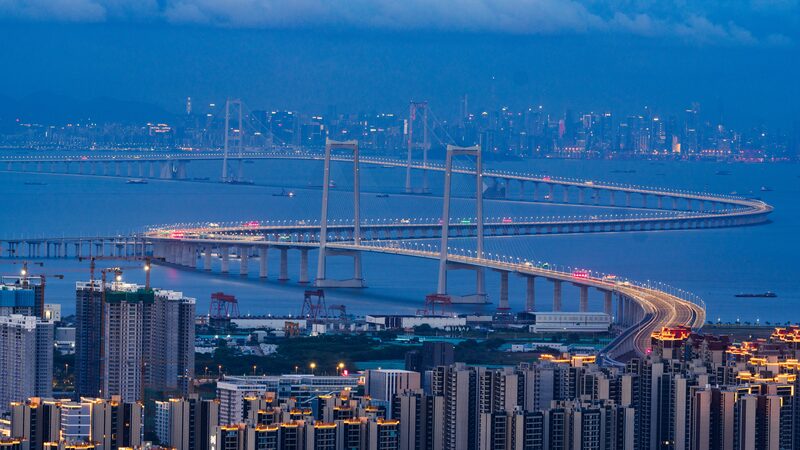 Shenzhen_Zhongshan_Link_Opens__Cutting_Travel_Time_from_2_Hours_to_30_Minutes