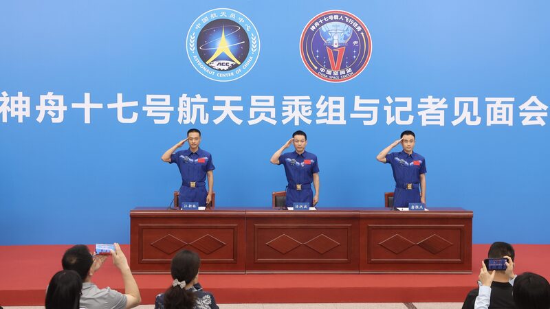 Shenzhou_17_Astronauts_Make_First_Public_Appearance_After_Historic_Space_Mission - My Global News: Voices of a New Era Shenzhou_17_Astronauts_Make_First_Public_Appearance_After_Historic_Space_Mission