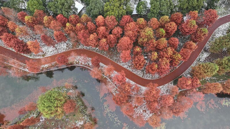 Snow_Transforms_Dream_Island_Into_a_Winter_Fairyland