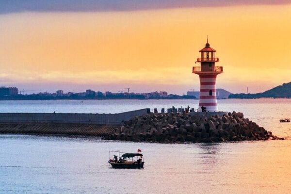 Soak Up the Sun at Hainan’s Qingshui Bay: Clear Waters & Pristine Beaches Soak_Up_the_Sun_at_Hainan_s_Qingshui_Bay__Clear_Waters___Pristine_Beaches