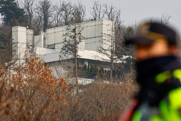 South Korea Extends Arrest Warrant for Impeached President Yoon Suk-yeol South_Korea_Extends_Arrest_Warrant_for_Impeached_President_Yoon_Suk_yeol video poster
