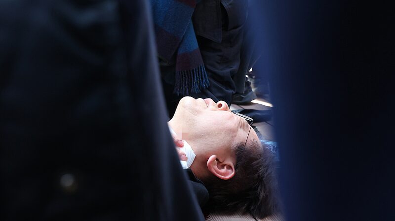 South Korea’s Opposition Leader Assaulted in Busan: Updated South_Korea_s_Opposition_Leader_Assaulted_in_Busan__Updated video poster