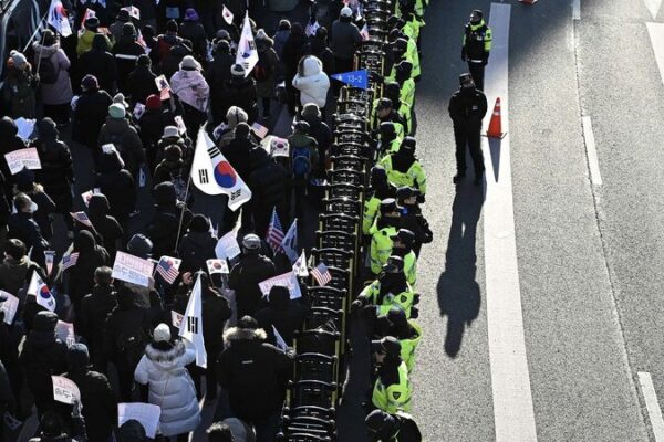 South Korea’s President Defies Arrest Amid Political Crisis South_Korea_s_President_Defies_Arrest_Amid_Political_Crisis