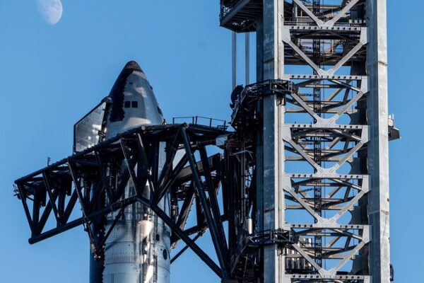SpaceX Ignites 33 Raptor Engines in Super Heavy Booster Test Ahead of Starship’s Seventh Launch SpaceX_Ignites_33_Raptor_Engines_in_Super_Heavy_Booster_Test_Ahead_of_Starship_s_Seventh_Launch