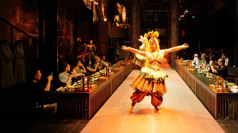 Spring_Festival_2024__Fusion_of_Traditional_Dance_and_Food_Ignites_China_s_Retail_Scene video poster