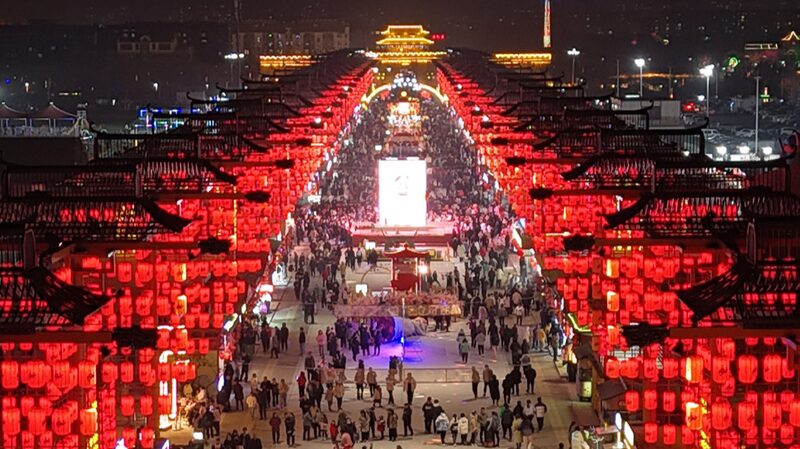 Spring_Festival_Sees_Travel_Surge_and_Breakthrough_Box_Office_Revenues_in_China