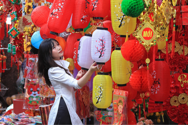 Spring Festival: Celebrating Shared Traditions in China and Vietnam Spring_Festival__Celebrating_Shared_Traditions_in_China_and_Vietnam