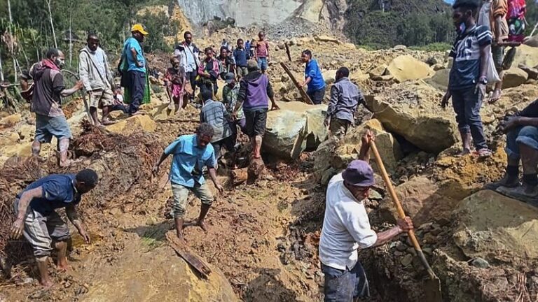 Tragic_Landslide_in_Papua_New_Guinea_Claims_Over_2_000_Lives video poster