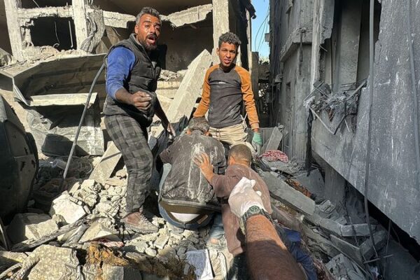 Tragic Strike in Gaza: Over 100 Killed Amid Ceasefire Negotiations Tragic_Strike_in_Gaza__Over_100_Killed_Amid_Ceasefire_Negotiations