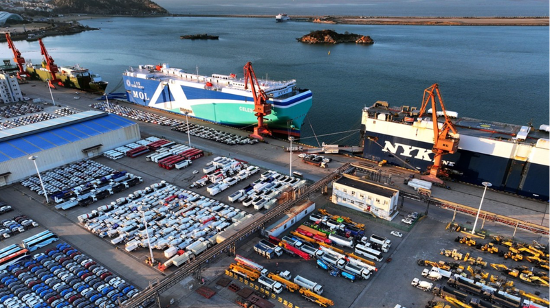 Trump_s_Tariff_Strategy_Backfires__Costs_Rise__Global_Tensions_Grow