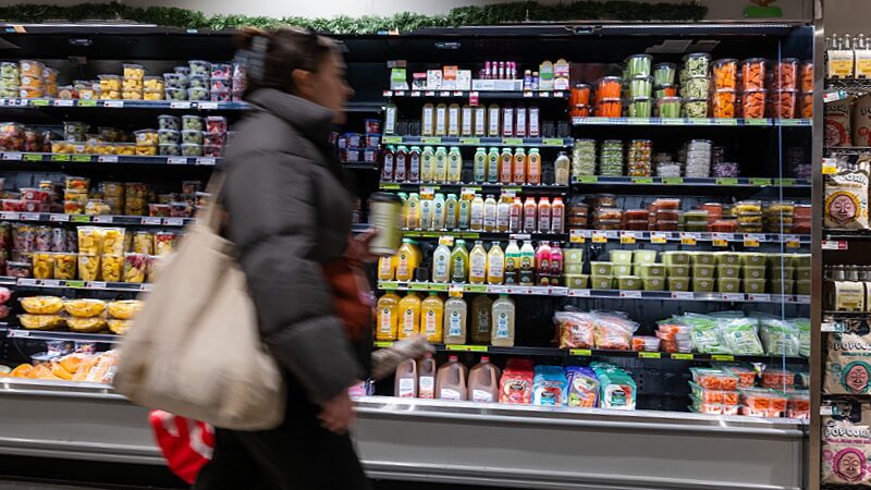 Trump_s_Tariffs_Set_to_Increase_Costs_for_American_Consumers video poster