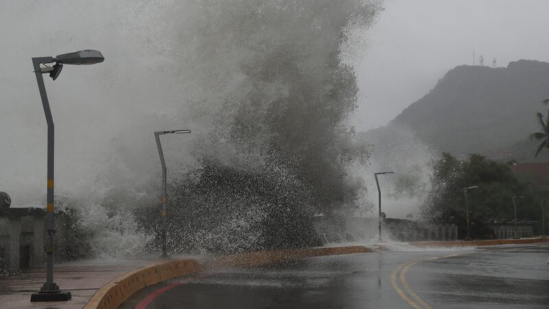 Typhoon Krathon Strikes Taiwan Region: 2 Dead, Over 100 Injured Typhoon_Krathon_Strikes_Taiwan_Region__2_Dead__Over_100_Injured