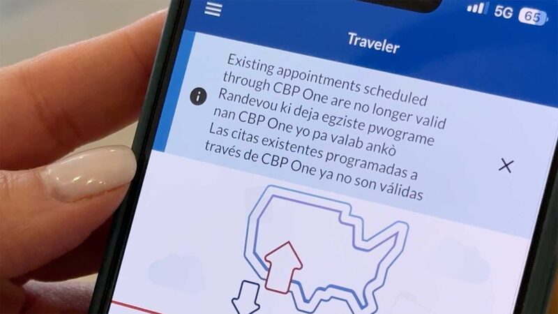 US_Declares_National_Emergency_at_Mexico_Border__Leaving_Migrants_Stranded video poster