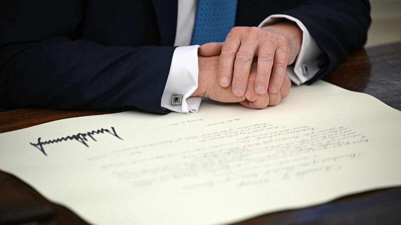 U_S__Tariffs_Ignite_Global_Trade_Tensions_Amid_Economic_Uncertainty