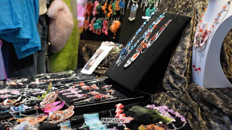 Unlock_Latest_Trends_at_Guangzhou_s_Vibrant_Street_Markets