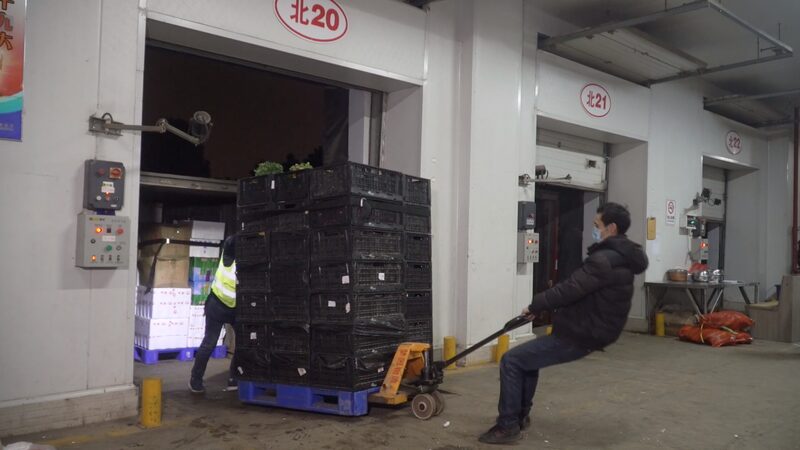 Unsung_Heroes__Fresh_Food_Delivery_Keeps_Wuhan_Nourished_Amid_Lockdown_poster - My Global News: Voices of a New Era Unsung_Heroes__Fresh_Food_Delivery_Keeps_Wuhan_Nourished_Amid_Lockdown video poster