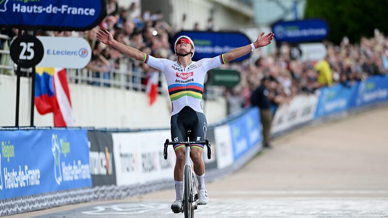 Van_der_Poel_Dominates_Paris_Roubaix_with_60km_Solo_Attack