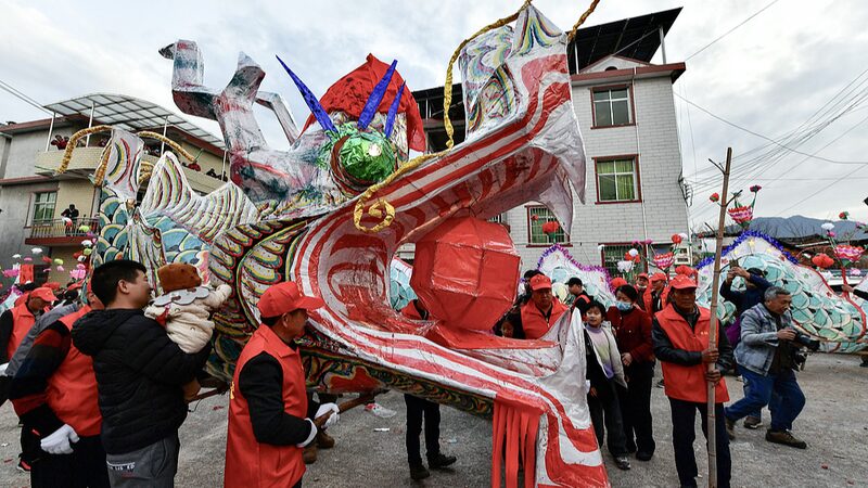 Vibrant_Dragon_Parade_Lights_Up_Fujian_s_Lantern_Festival