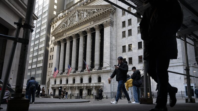 Wall_Street_Dips_as_Tariff_Fears_Impact_Markets