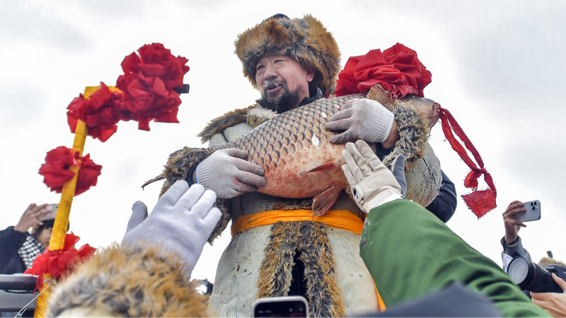 Xinjiang’s Altay Kicks Off Annual Winter Fishing Festival Xinjiang_s_Altay_Kicks_Off_Annual_Winter_Fishing_Festival