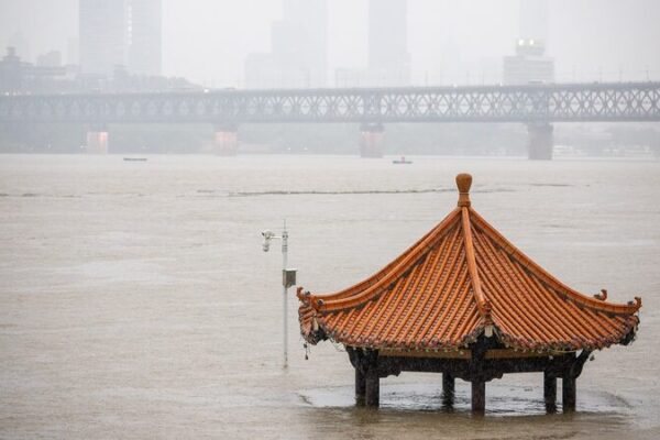 Yangtze River Water Levels in Wuhan Exceed Warning Mark for First Time in Four Years Yangtze_River_Water_Levels_in_Wuhan_Exceed_Warning_Mark_for_First_Time_in_Four_Years