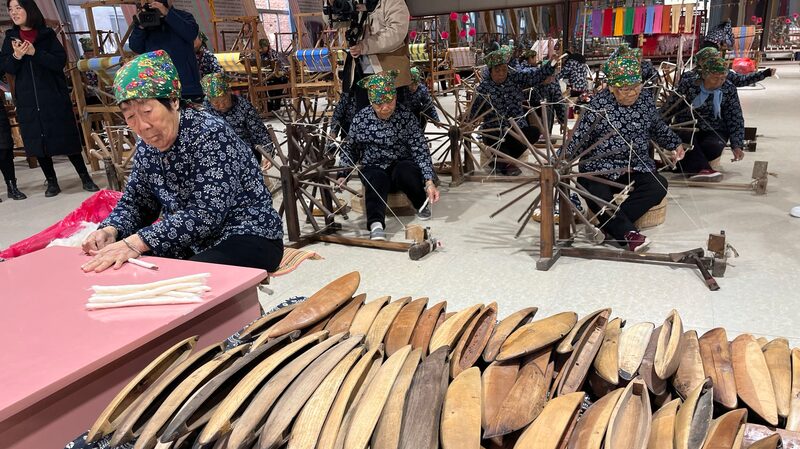 Yongji_s_Artisans__Reviving_Shanxi_s_Vibrant_Handcrafted_Textiles - My Global News: Voices of a New Era Yongji_s_Artisans__Reviving_Shanxi_s_Vibrant_Handcrafted_Textiles