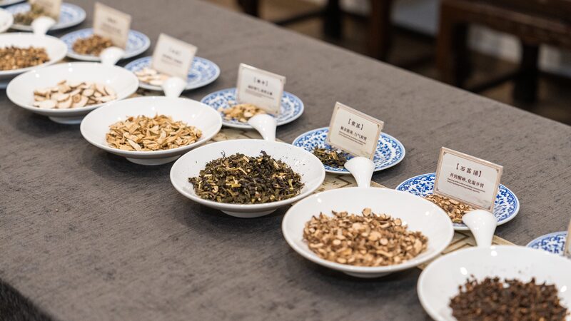 Young_Chinese_Embrace_Traditional_Medicine_for_Modern_Wellness - My Global News: Voices of a New Era Young_Chinese_Embrace_Traditional_Medicine_for_Modern_Wellness