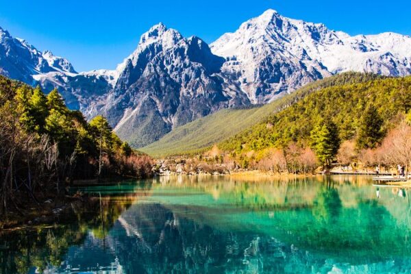 Yulong_Snow_Mountain__A_Silver_Dragon_s_Beauty_in_Yunnan video poster