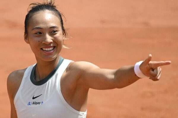 Zheng Qinwen Triumphs Over Naomi Osaka, Secures Italian Open Quarterfinal Spot Zheng_Qinwen_Triumphs_Over_Naomi_Osaka__Secures_Italian_Open_Quarterfinal_Spot