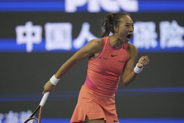 Zheng_Qinwen_Triumphs_in_Epic_Comeback_to_Reach_China_Open_Semis