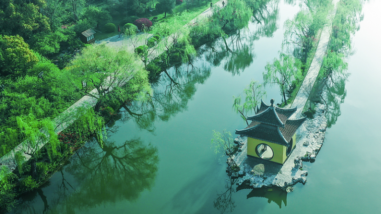 Climate’s Touch: How Weather Shapes Life in the Chinese Mainland & Malaysia