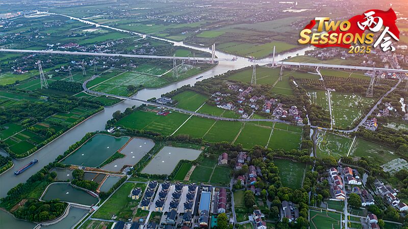 Beijing-Hangzhou Grand Canal: China’s Historic Waterway Fueling Economic Growth Beijing_Hangzhou_Grand_Canal__China_s_Historic_Waterway_Fueling_Economic_Growth video poster