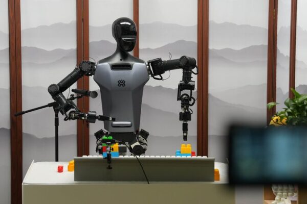 Beijing_Unveils_Universal_Embodied_AI_Platform