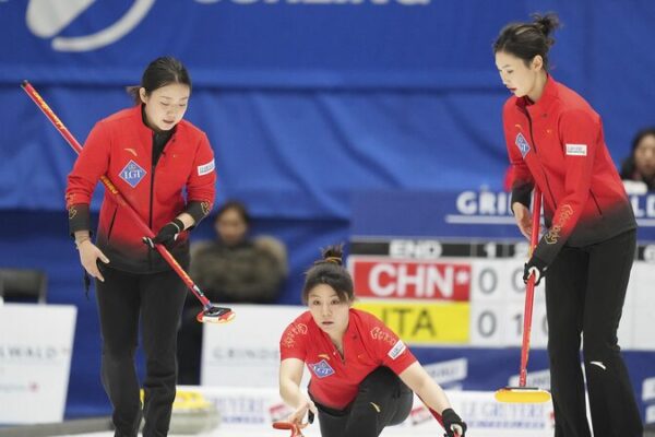 China’s Curling Journey: Victory and a Narrow Loss in Uijeongbu China_s_Curling_Journey__Victory_and_a_Narrow_Loss_in_Uijeongbu