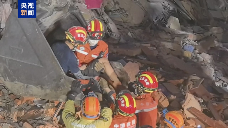 China_s_Rescue_Team_Saves_Child_in_Mandalay_After_60_Hours
