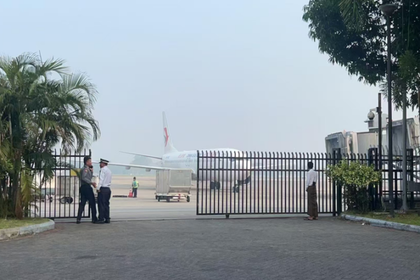 Chinese_Rescuers_Arrive_in_Yangon_for_Quake_Relief