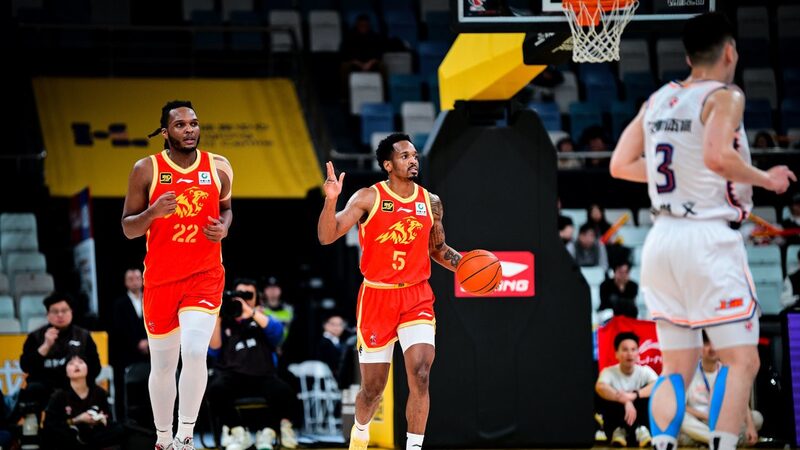 Guangsha_Lions_Clinch_Record_35th_Win_in_CBA_Showdown_vs__Shanghai_Sharks