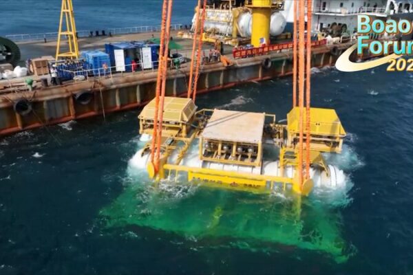 Innovative_Hainan__Underwater_AI_Cluster_Drives_Sustainable_Tech