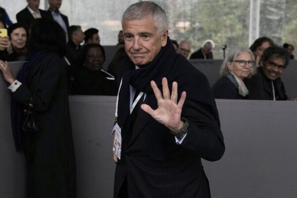 Samaranch Downplays Favored Role in IOC Race Samaranch_Downplays_Favored_Role_in_IOC_Race