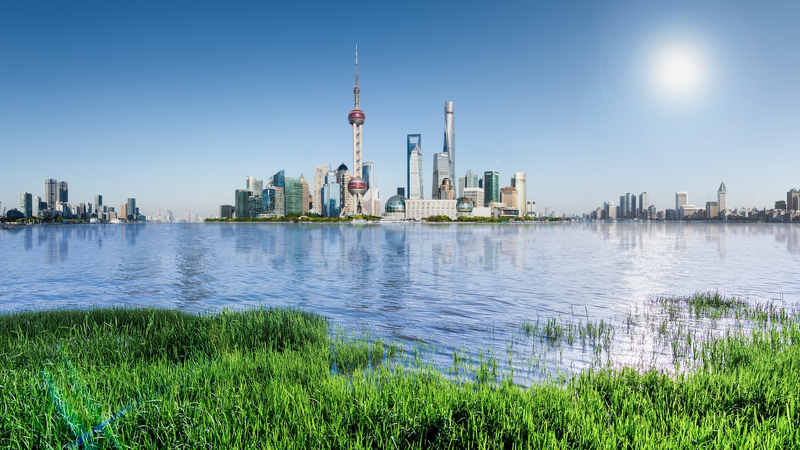 Shanghai_s_New_Campaign_Tackles__Walking_Smoke_