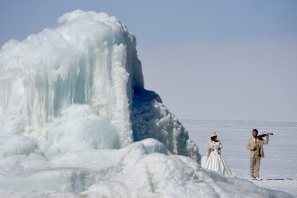 Snowy Spring Magic at Sayram Lake in Xinjiang Snowy_Spring_Magic_at_Sayram_Lake_in_Xinjiang