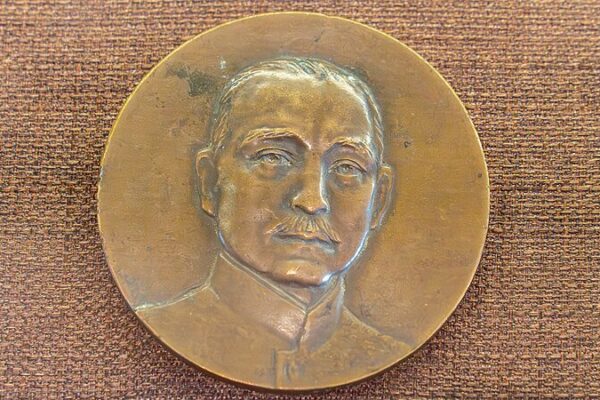 Sun_Yat_sen_Honored_on_the_Centennial_in_Beijing