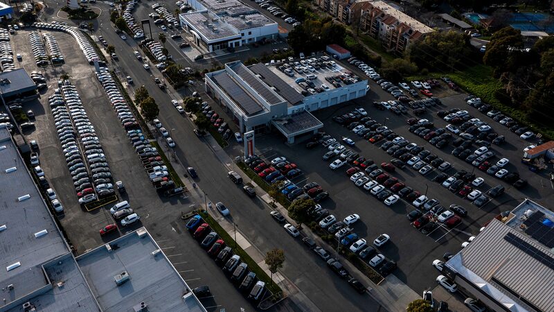 Trump_Halts_Auto_Tariffs_Amid_Stalemate_with_Prime_Minister_Trudeau