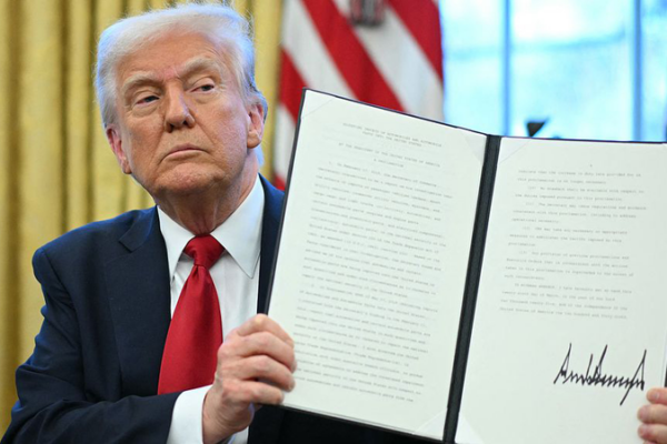 Trump_s_25__Auto_Tariff__Boosting_US_Production_Amid_Consumer_Concerns video poster