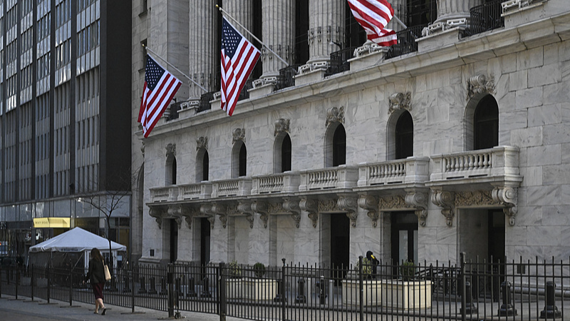 U_S__Consumer_Confidence_Dips_for_a_Fourth_Month_Amid_Economic_Caution