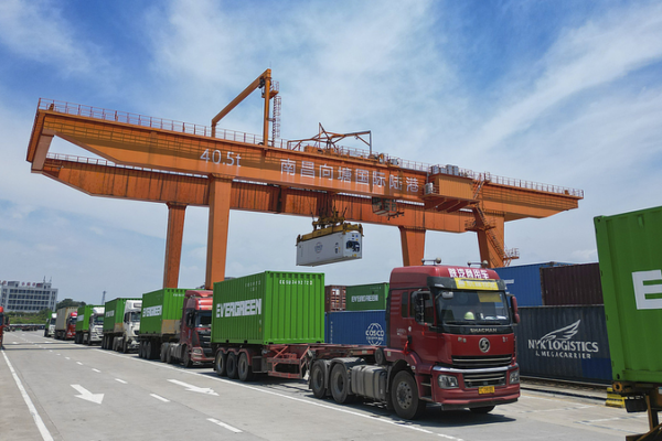 ASEAN-China Trade Evolves: Digital Shift Fuels Free Market Growth ASEAN_China_Trade_Evolves__Digital_Shift_Fuels_Free_Market_Growth