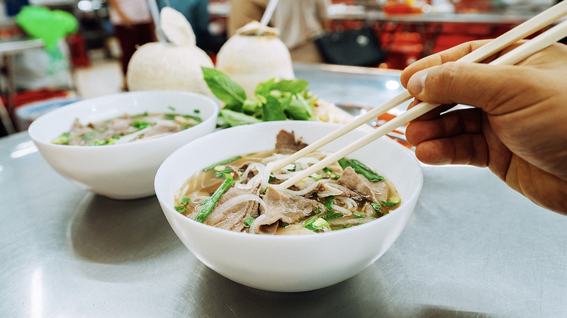 A_Taste_of_Vietnam_s_Street_Food___Coffee_Culture