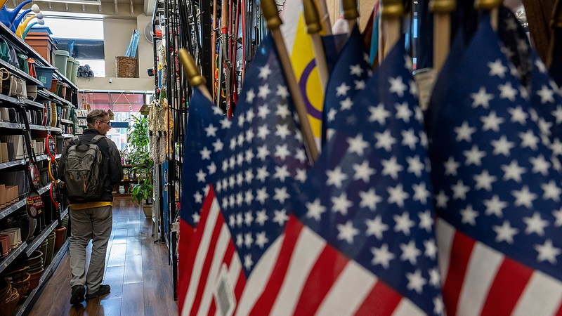 Analyst_Warns__Trump_s_Tariffs_Hurt_U_S__Consumers video poster